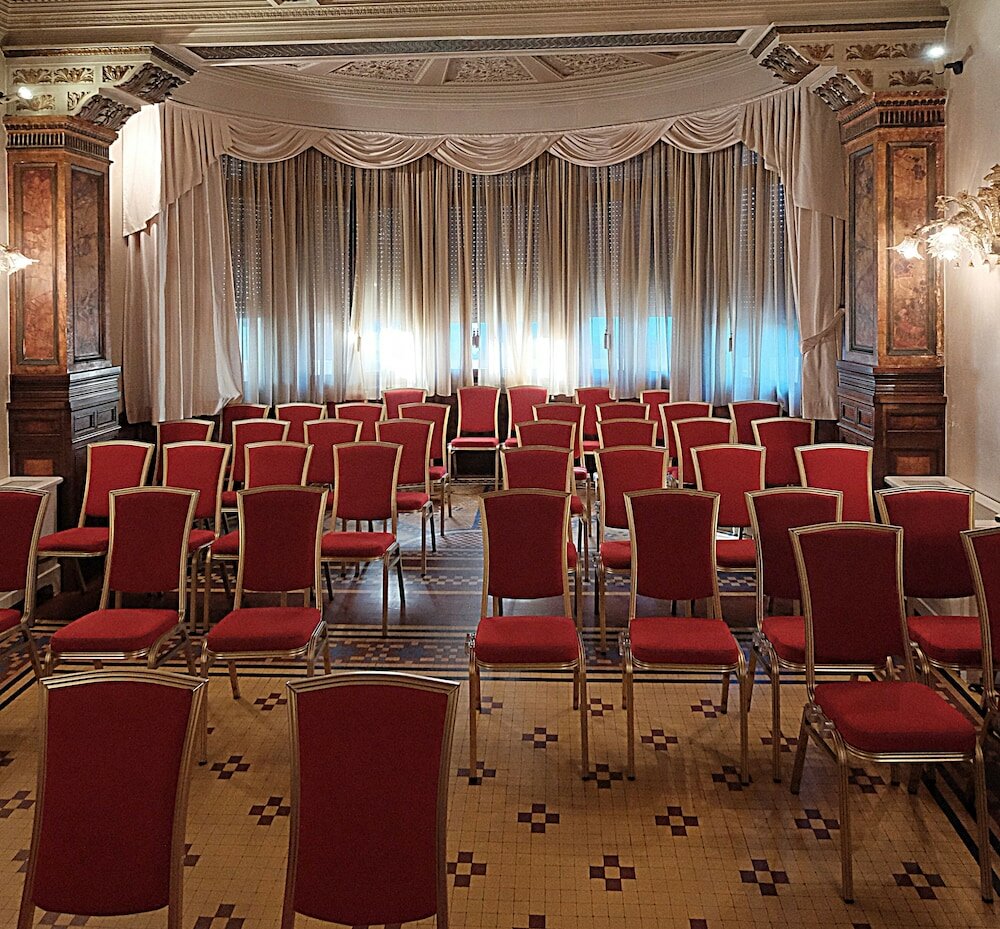 Фото Hotel De la Ville