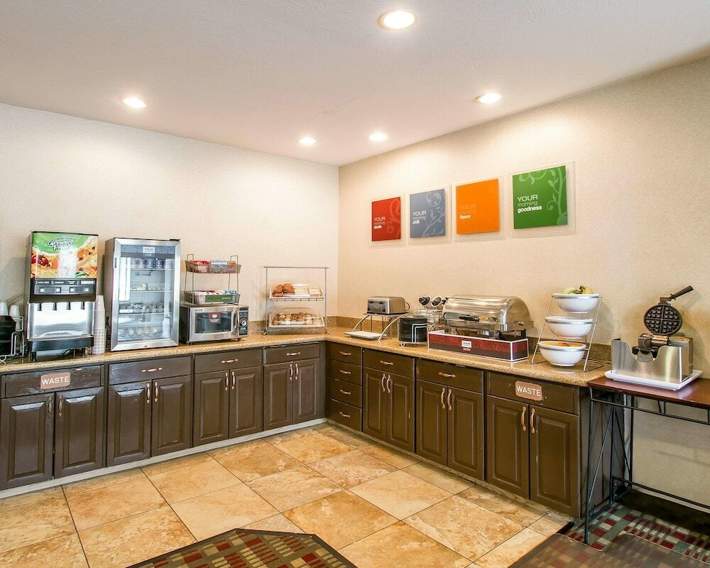 Фото Comfort Suites Peoria Sports Complex