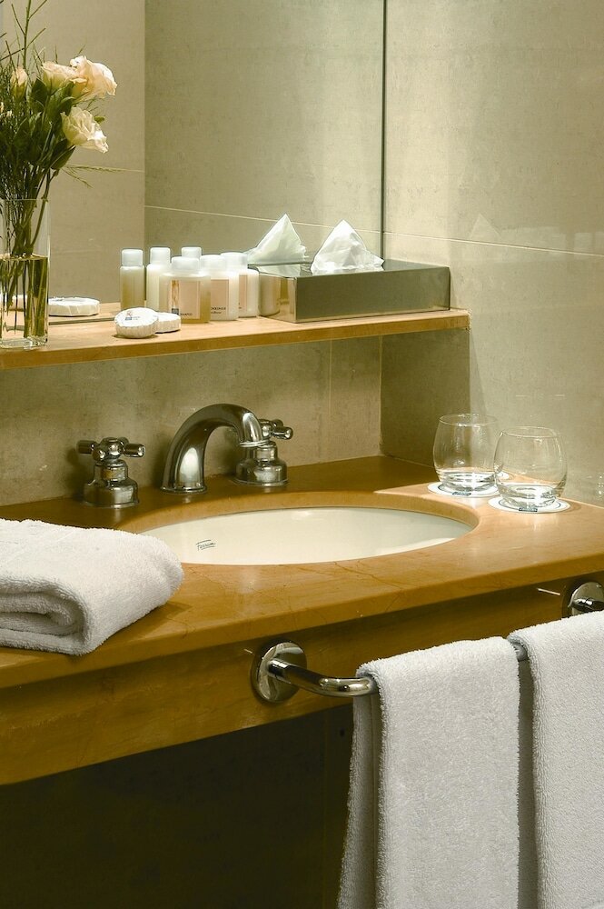 Фото NH Bariloche Edelweiss