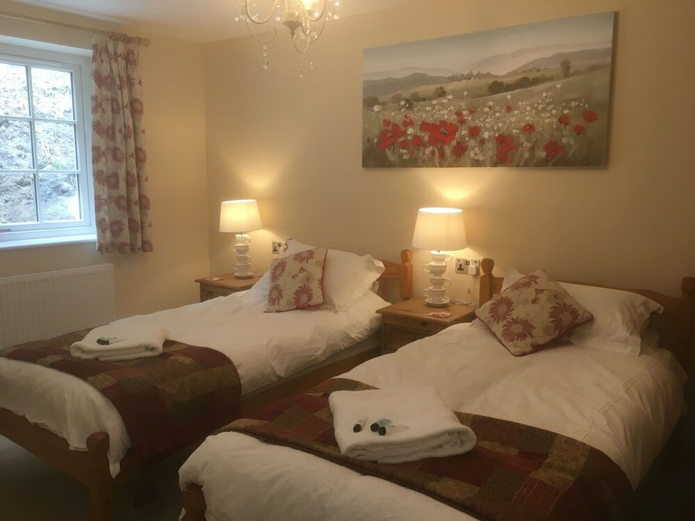 Фото The Waterwheel Inn