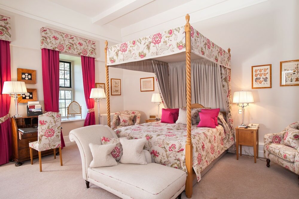 Фото Llangoed Hall