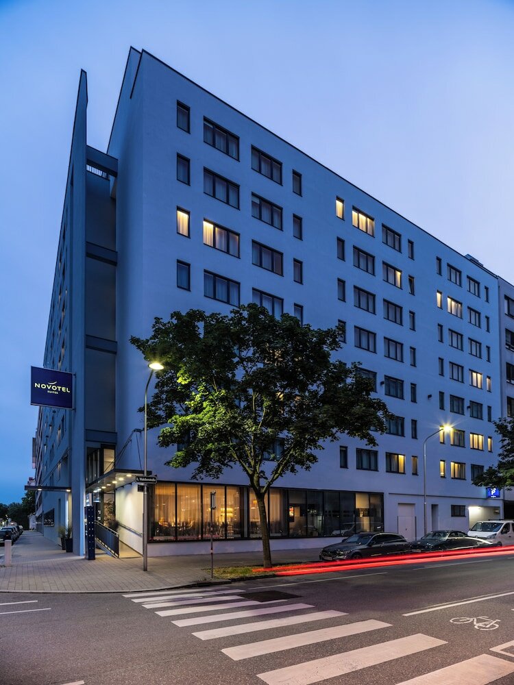 Фото Novotel Suites Wien City Donau