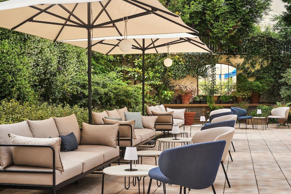 Фото Hôtel Le Versailles