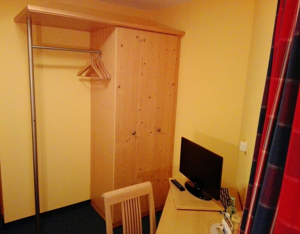 Фото Hotel Alttolkewitzer Hof Dresden