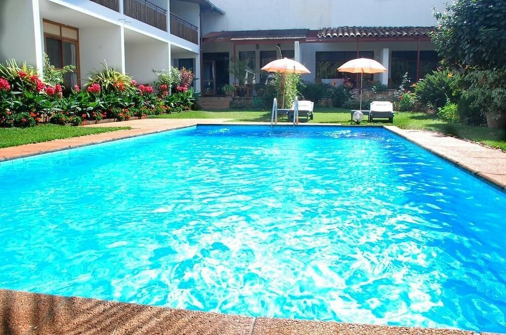 Фото отеля 2