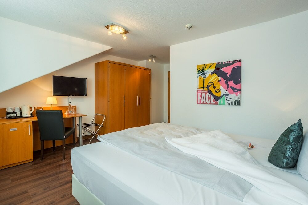 Фото Hotel Bayrischer Hof