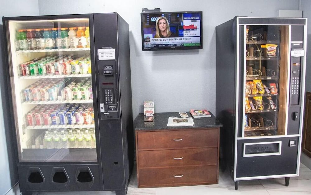 Фото Town House Extended Stay Hotel Downtown