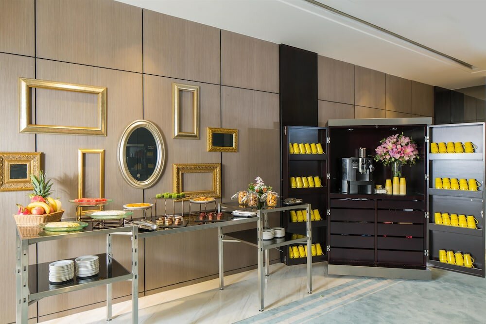 Фото Golden Tulip Bund New Asia