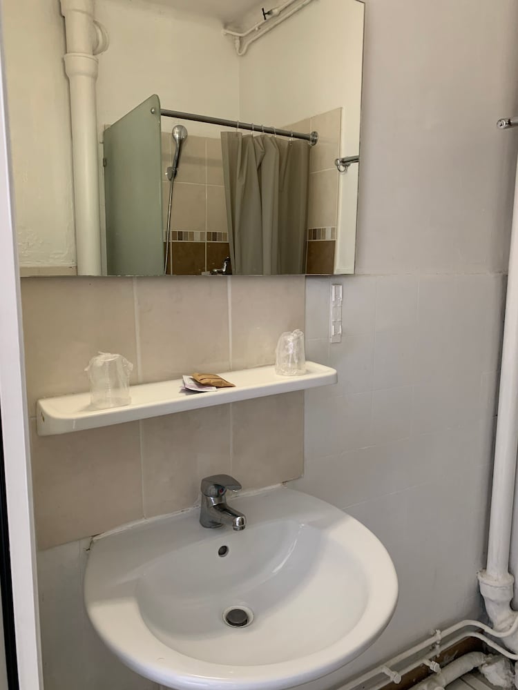 Фото Hôtel Vieille Tour Centre Rouen