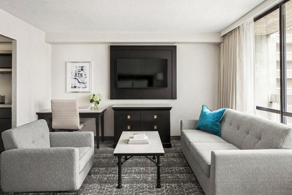 Фото Chelsea Hotel, Toronto