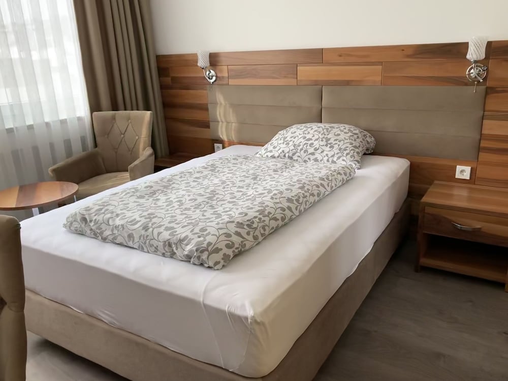 Фото Hotel Bayrischer Hof