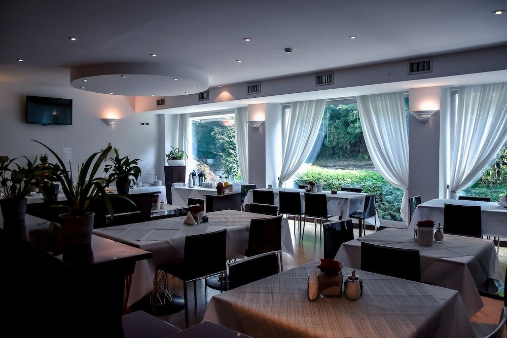 Фото Aston Hotel