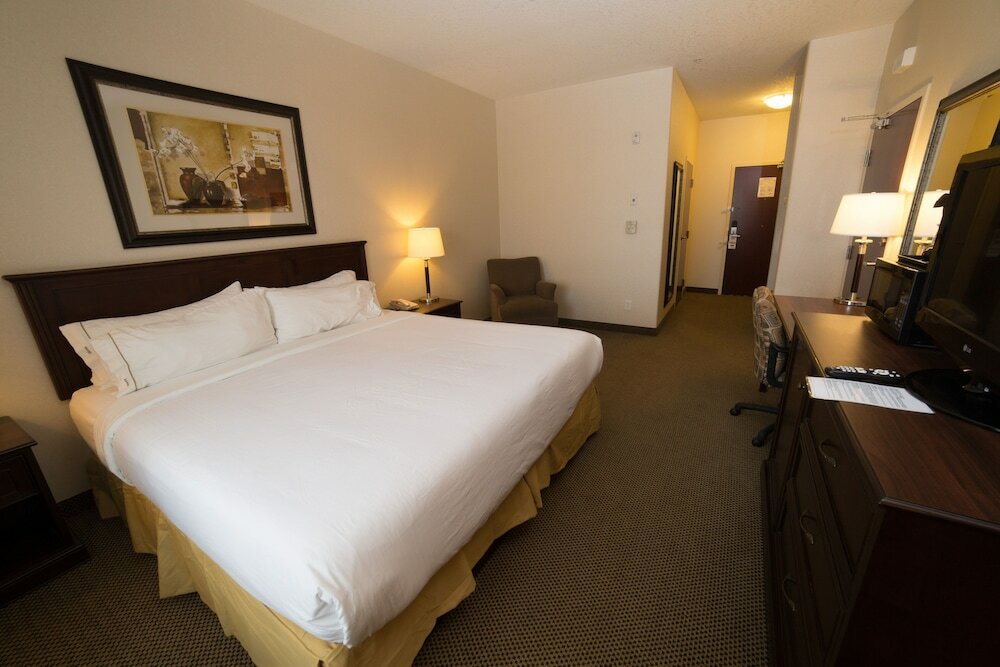 Фото Holiday Inn Express Hotel & Suites Whitecourt, an Ihg Hotel