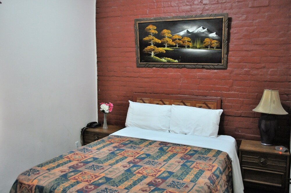 Фото Hôtel Ste-Catherine