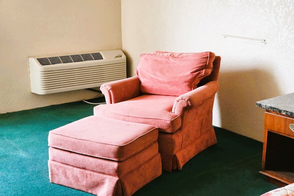 Фото USA Inn Junction City Near Fort Riley