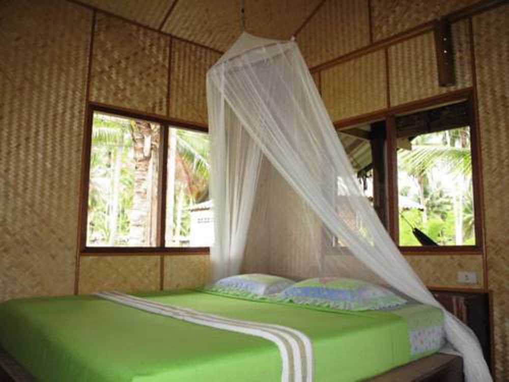 Фото Malibu Beach Bungalows