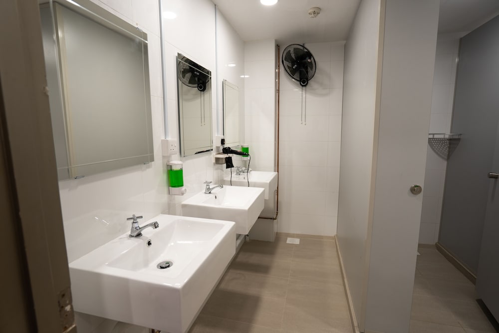 Фото Oss Backpackers Hostel