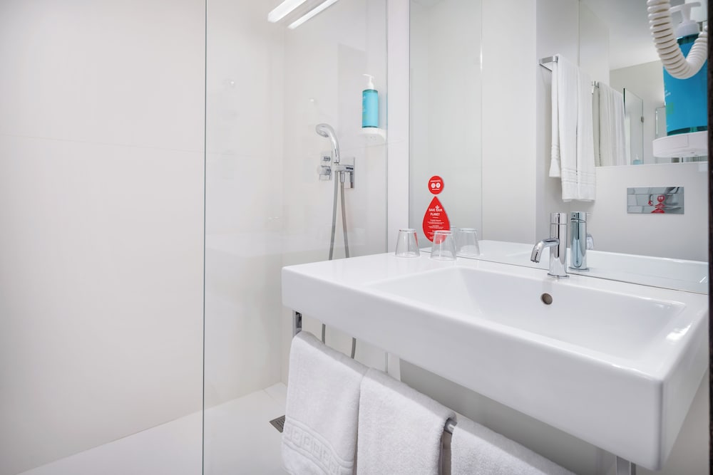 Фото Moov Hotel Évora