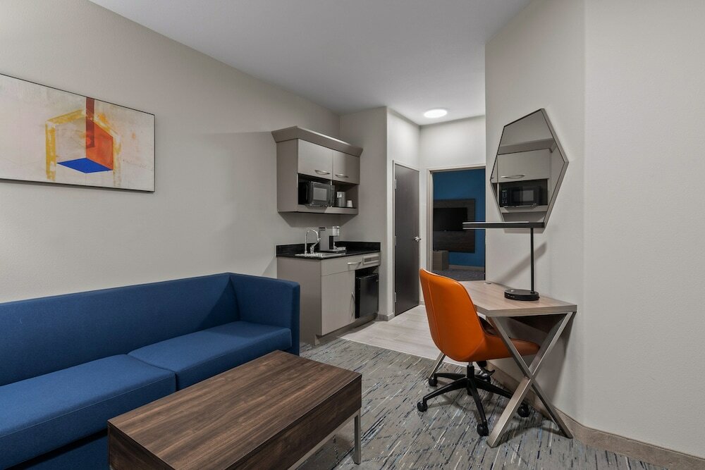 Фото Holiday Inn Express Hotel & Suites Oklahoma City Northwest, an Ihg Hotel