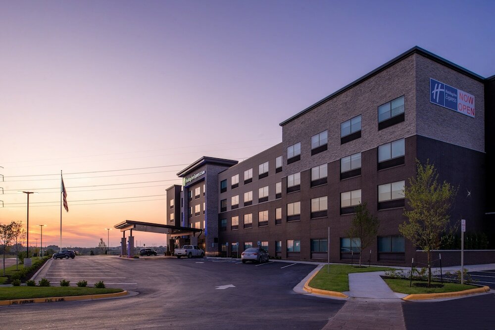 Фото Holiday Inn Express & Suites Olathe West, an Ihg Hotel