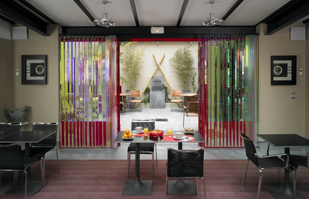 Фото Porte de Versailles Hotel