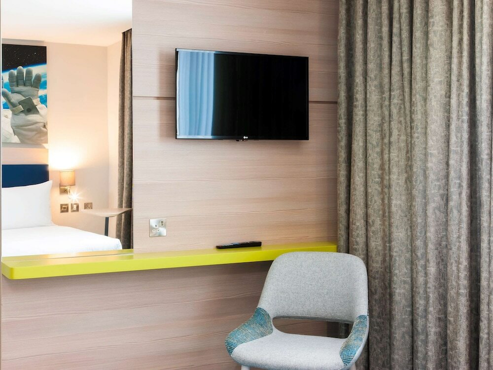 Фото ibis Styles London Heathrow Airport