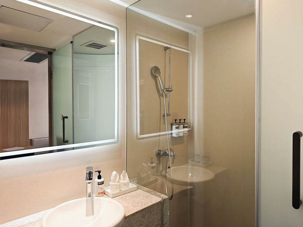 Фото Holiday Inn Express Shanghai Putuo, an Ihg Hotel