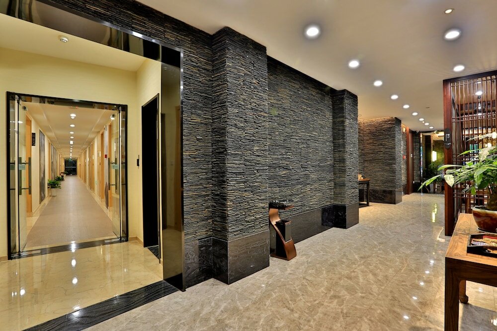 Фото Hiking Hotel Hangzhou