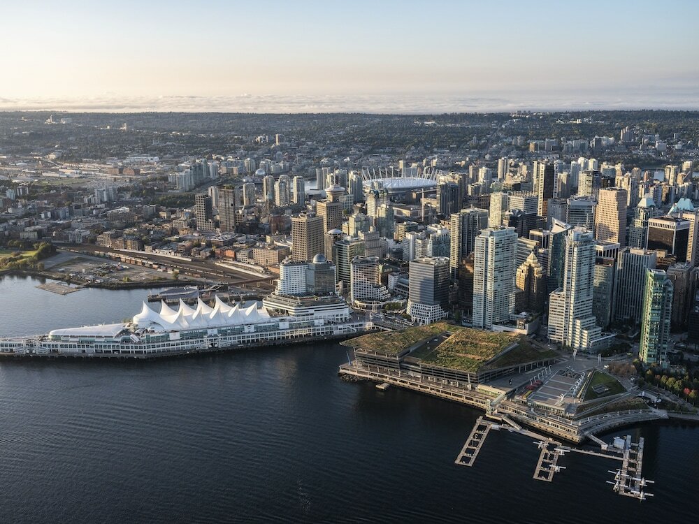 Фото Holiday Inn Hotel & Suites Vancouver Downtown, an Ihg Hotel