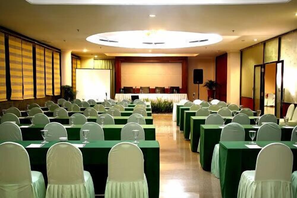 Фото Hotel Grand Tiga Mustika