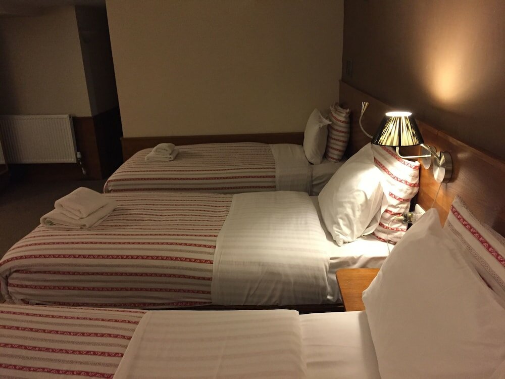 Фото Edinburghhouse Hotel