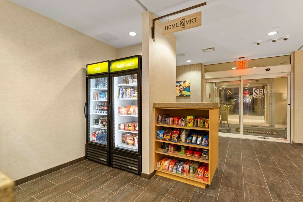 Фото Home2 Suites by Hilton Newark Airport