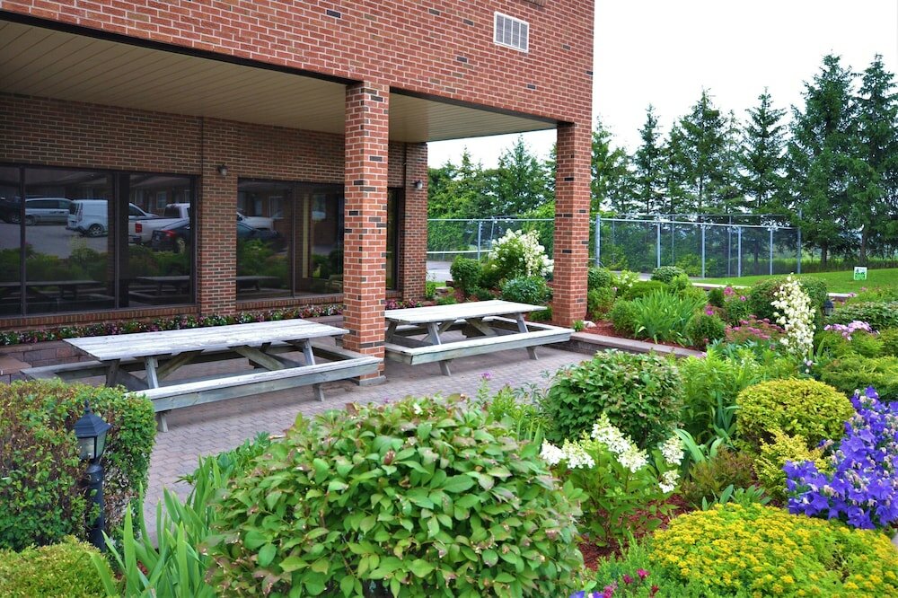 Фото Newmarket Inn