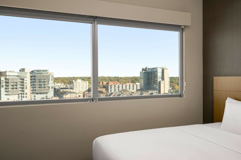 Фото Hyatt Place Iowa City Downtown