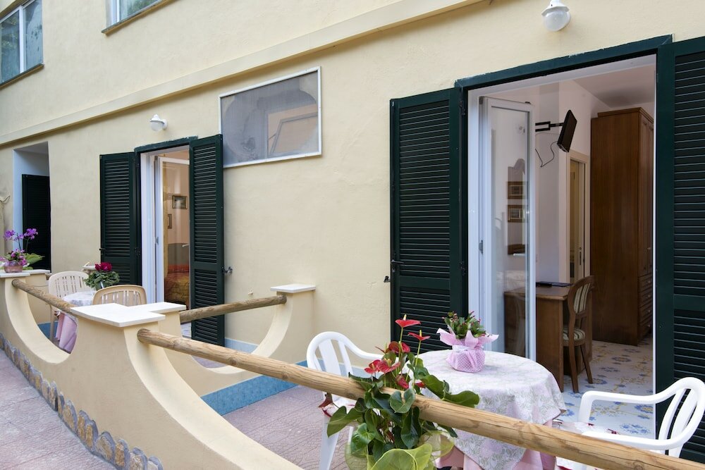 Фото Hotel Giardino delle Ninfe e La Fenice