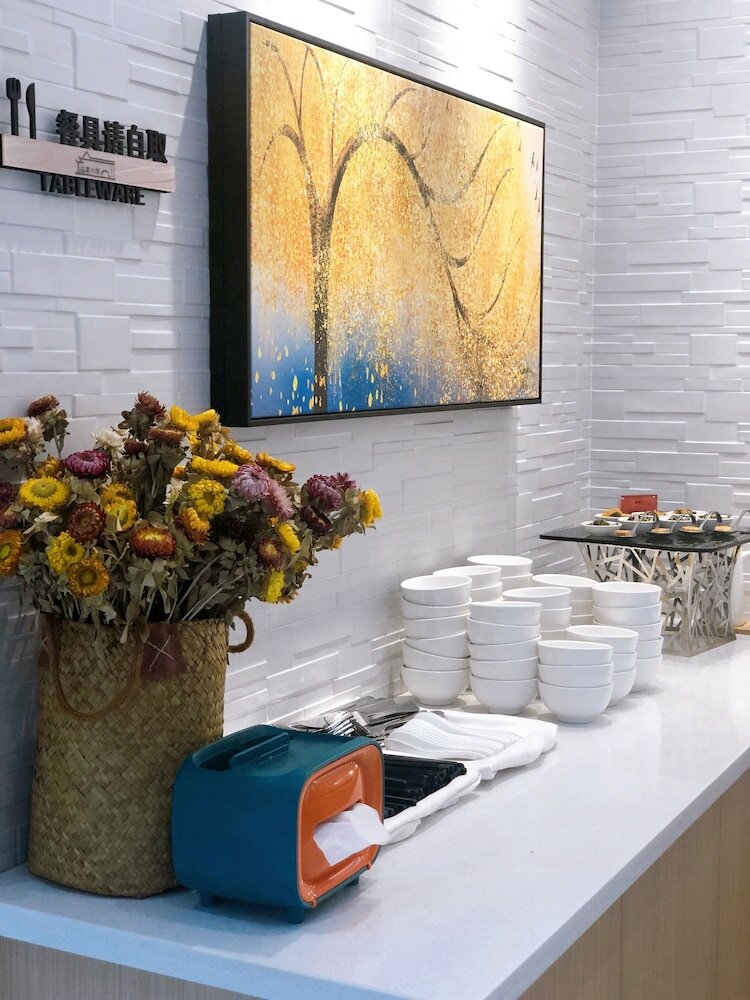 Фото Shanghai Joyful Yard Hotel