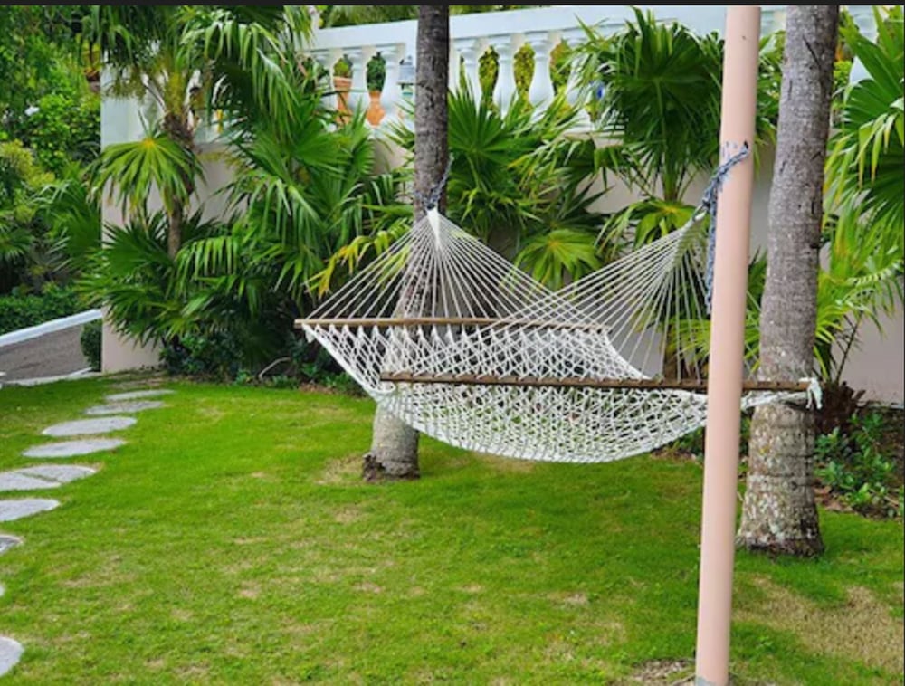 Фото Ocean West Boutique Hotel