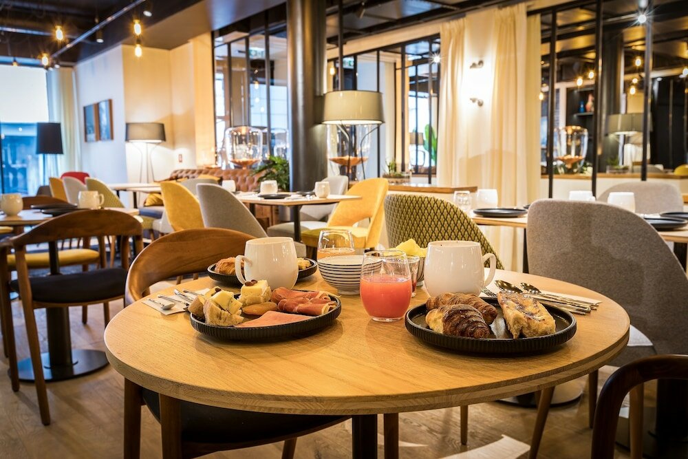 Фото Laz' Hotel SPA Urbain Paris