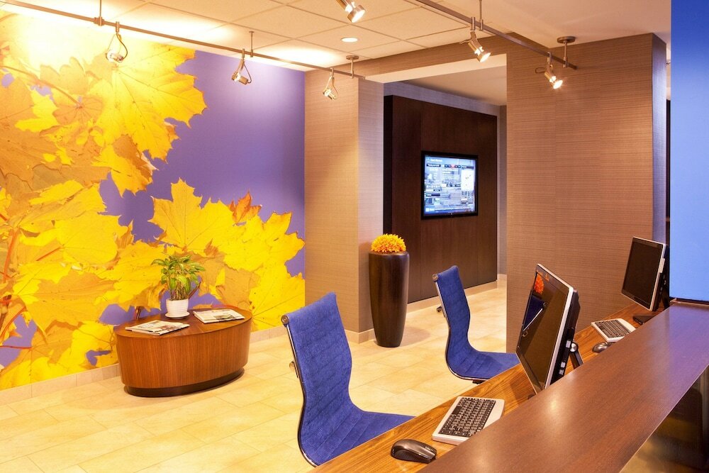 Фото Courtyard by Marriott Hartford Manchester