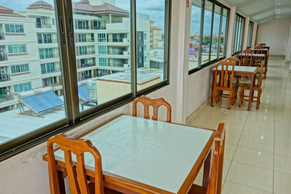 Фото Lek Jomtien Hotel