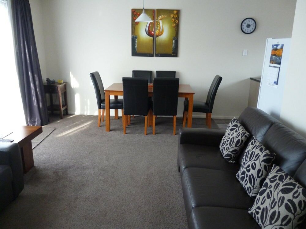 Фото Cashel Court Motel