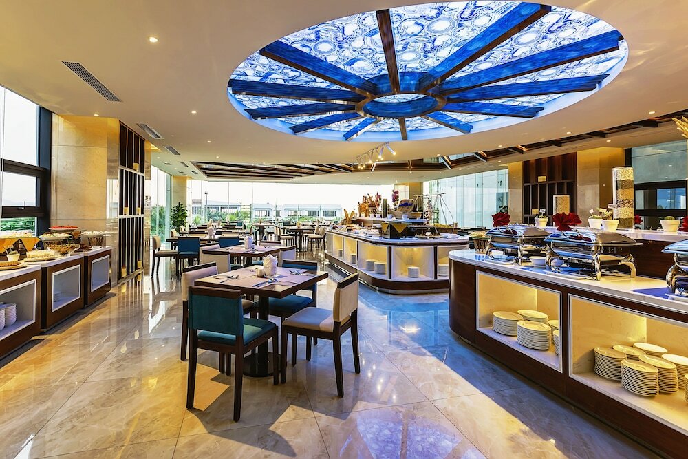 Фото Maximilan Beach Hotel