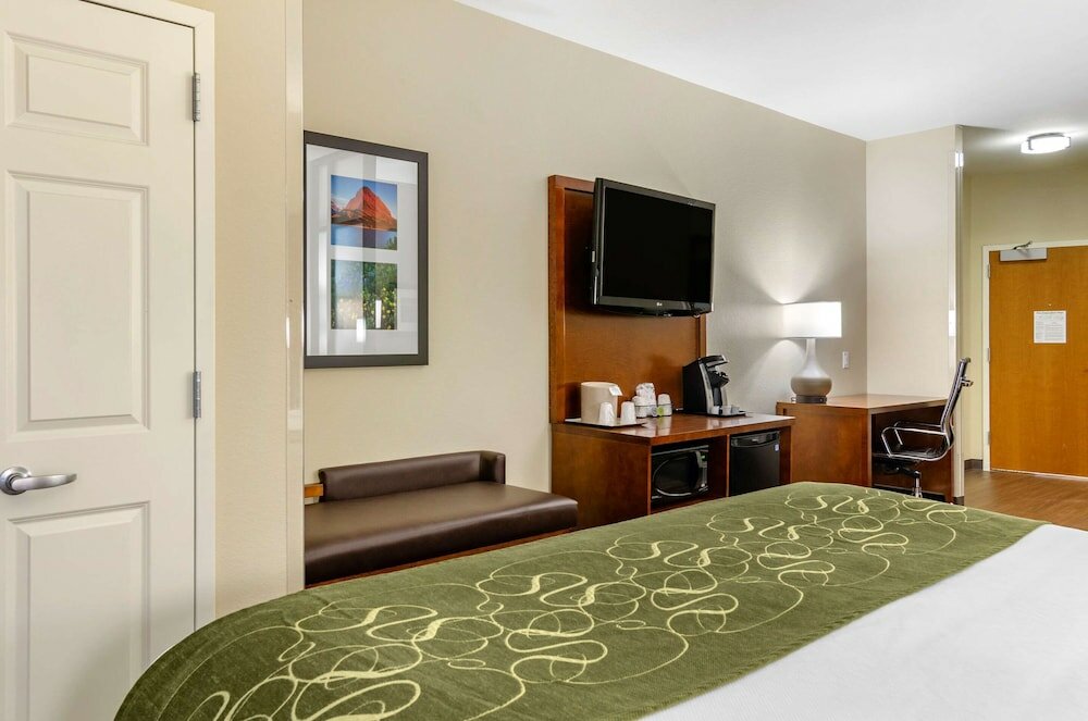 Фото Comfort Suites Helena Airport