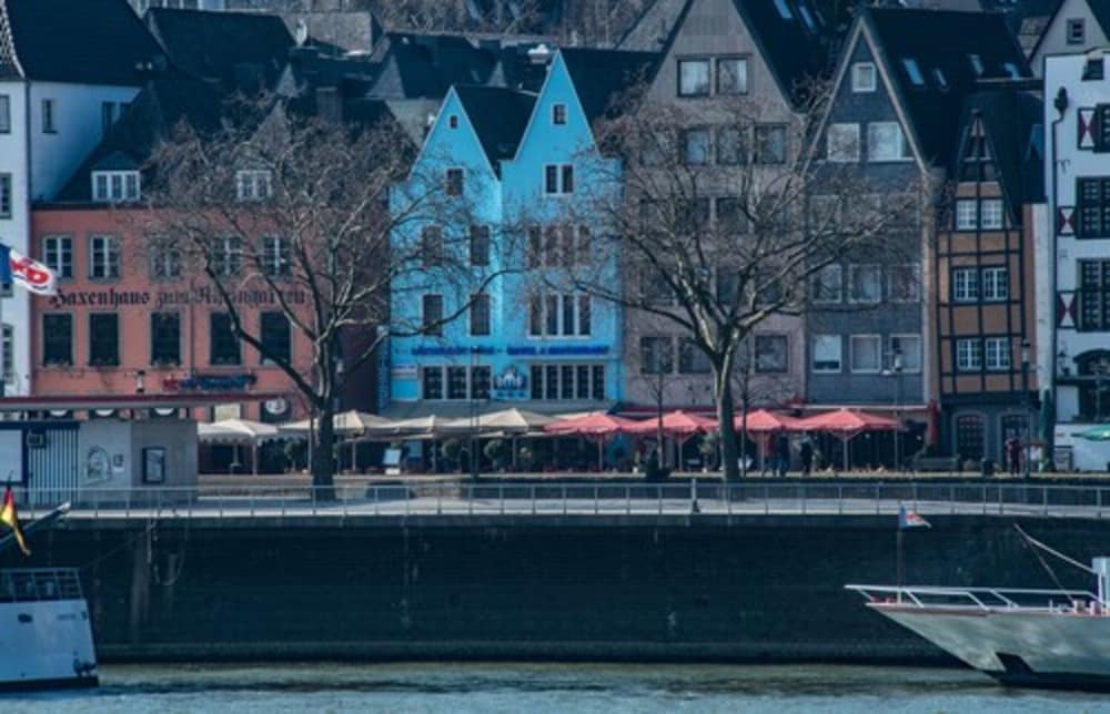 Фото Löwenbräu Köln Hotel & Restaurant