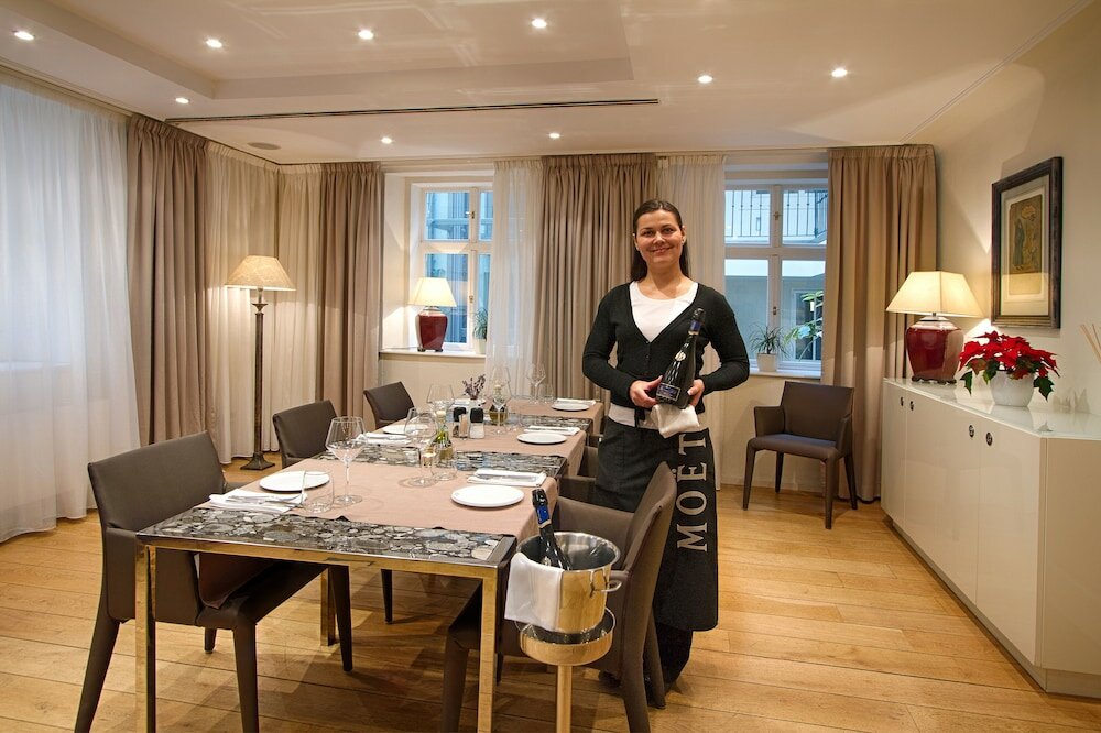 Фото Hotel Three Storks