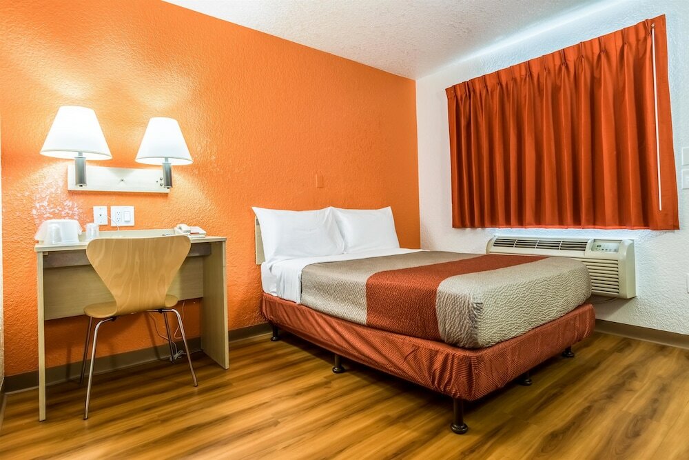 Фото Motel 6 Anaheim, Ca - Fullerton East