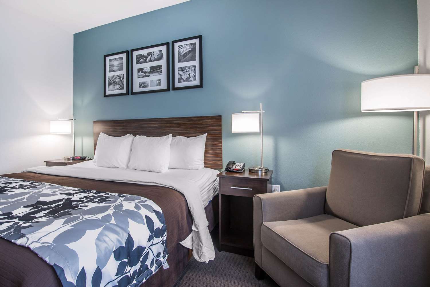 Фото отеля 2