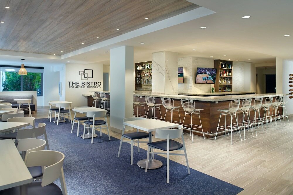 Фото Courtyard Miami Coconut Grove