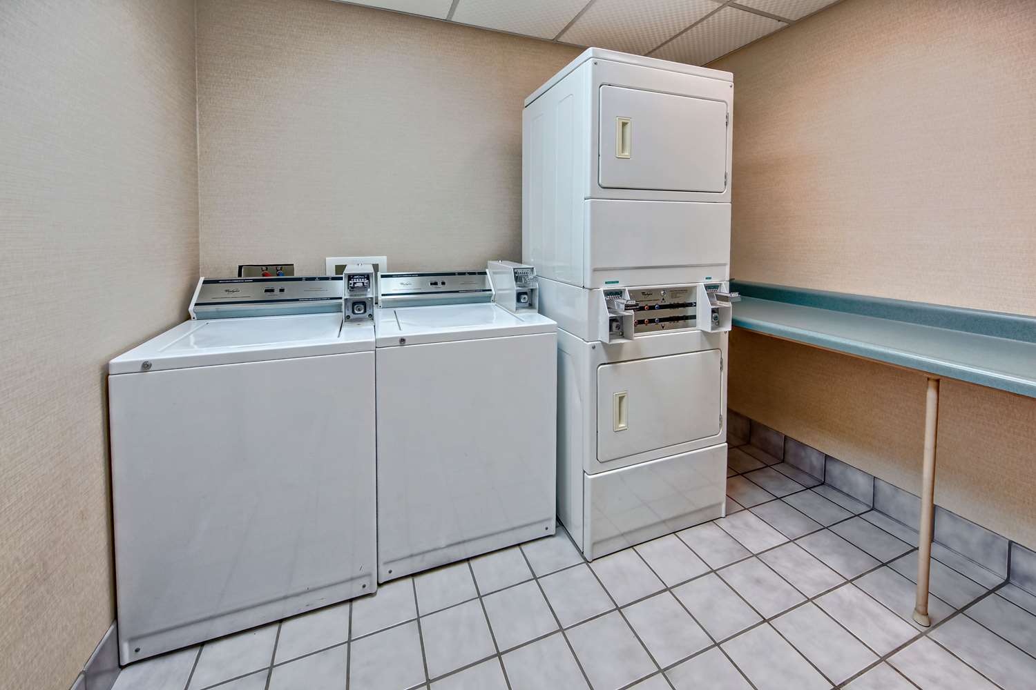 Фото Hampton Inn Clarksville