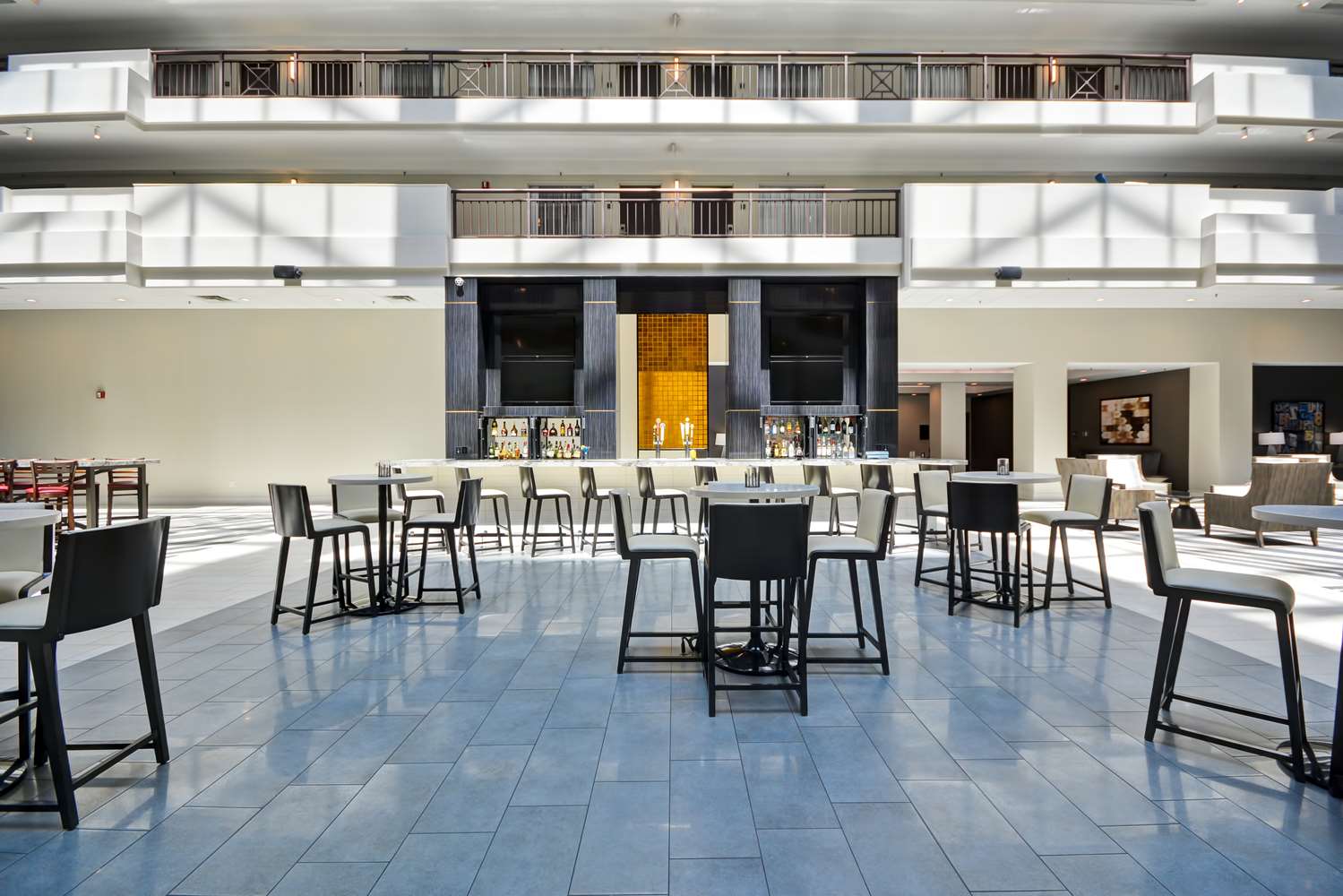 Фото Embassy Suites Hotel Charlotte